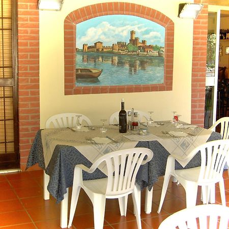 Hotel Azzurra Сирмионе Екстериор снимка