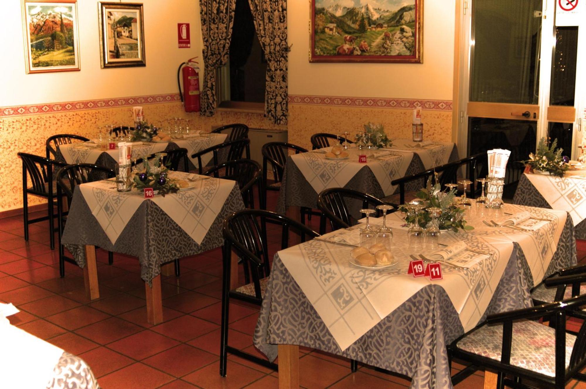 Hotel Azzurra Сирмионе Екстериор снимка
