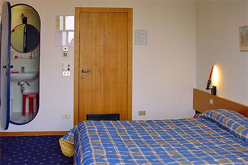 Hotel Azzurra Сирмионе Екстериор снимка